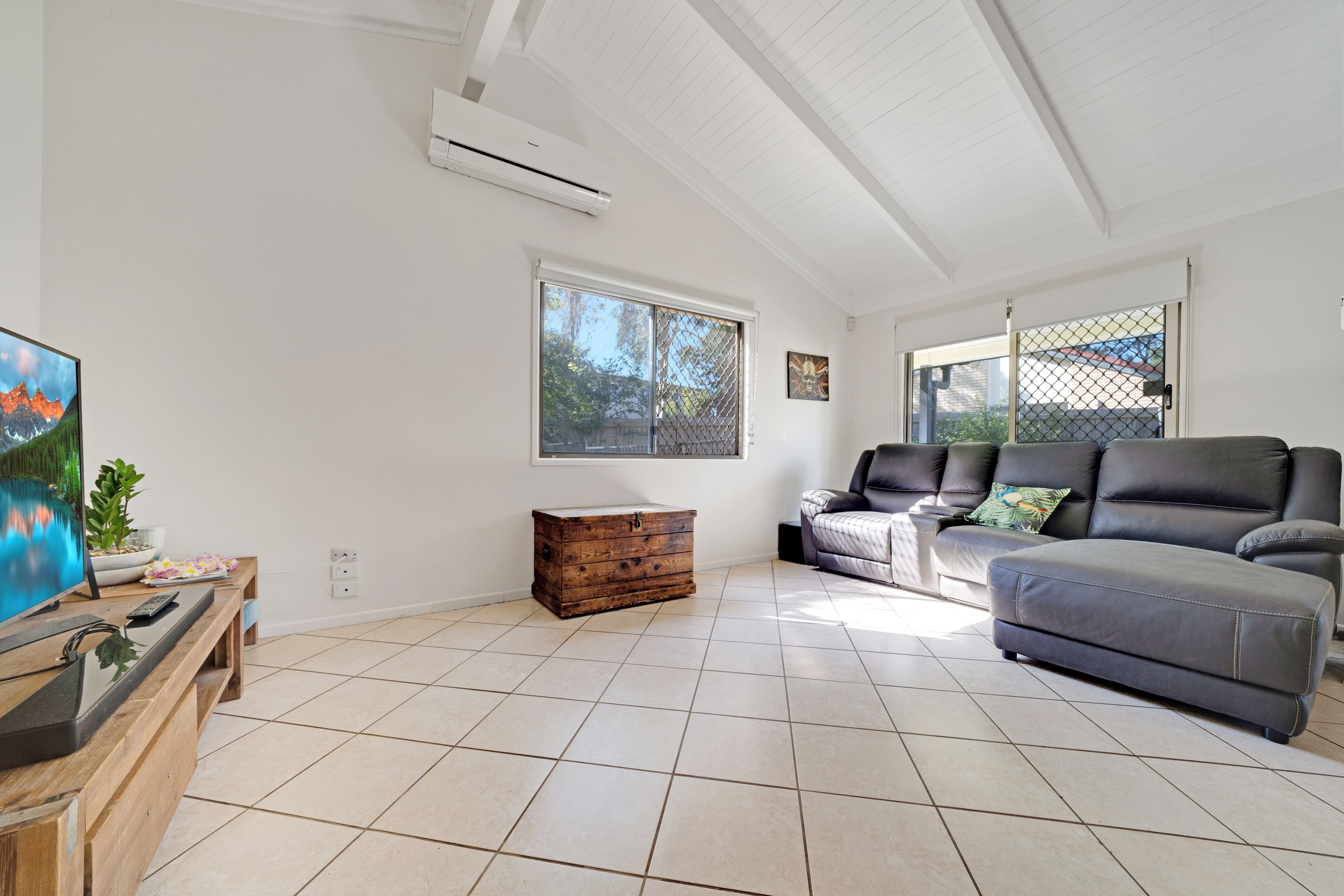 6 Campus Street, Loganlea QLD 4131, Loganlea - Thumbnail 2