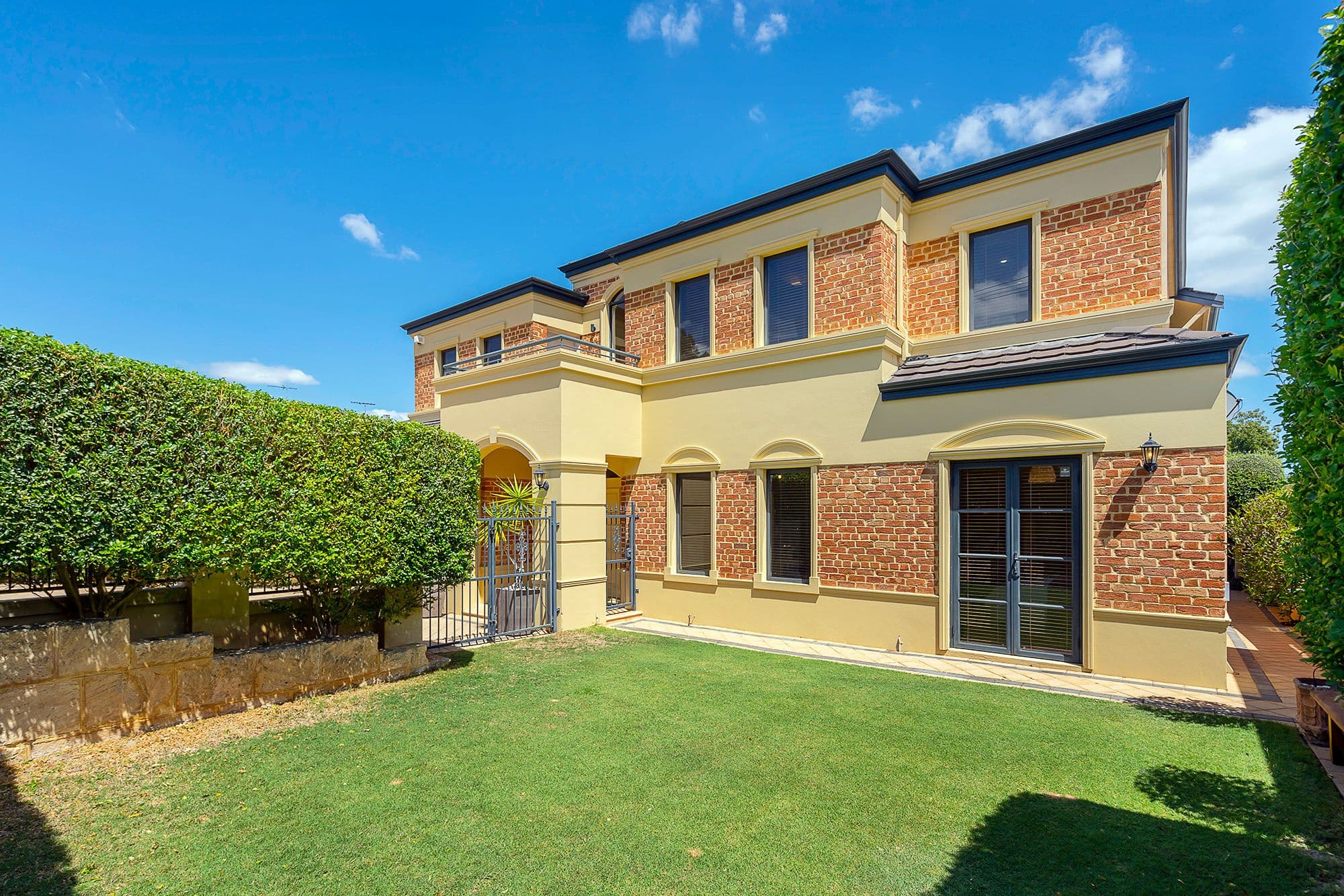 21 Landon Way, Mount Claremont WA 6010, Mount Claremont - Thumbnail 2