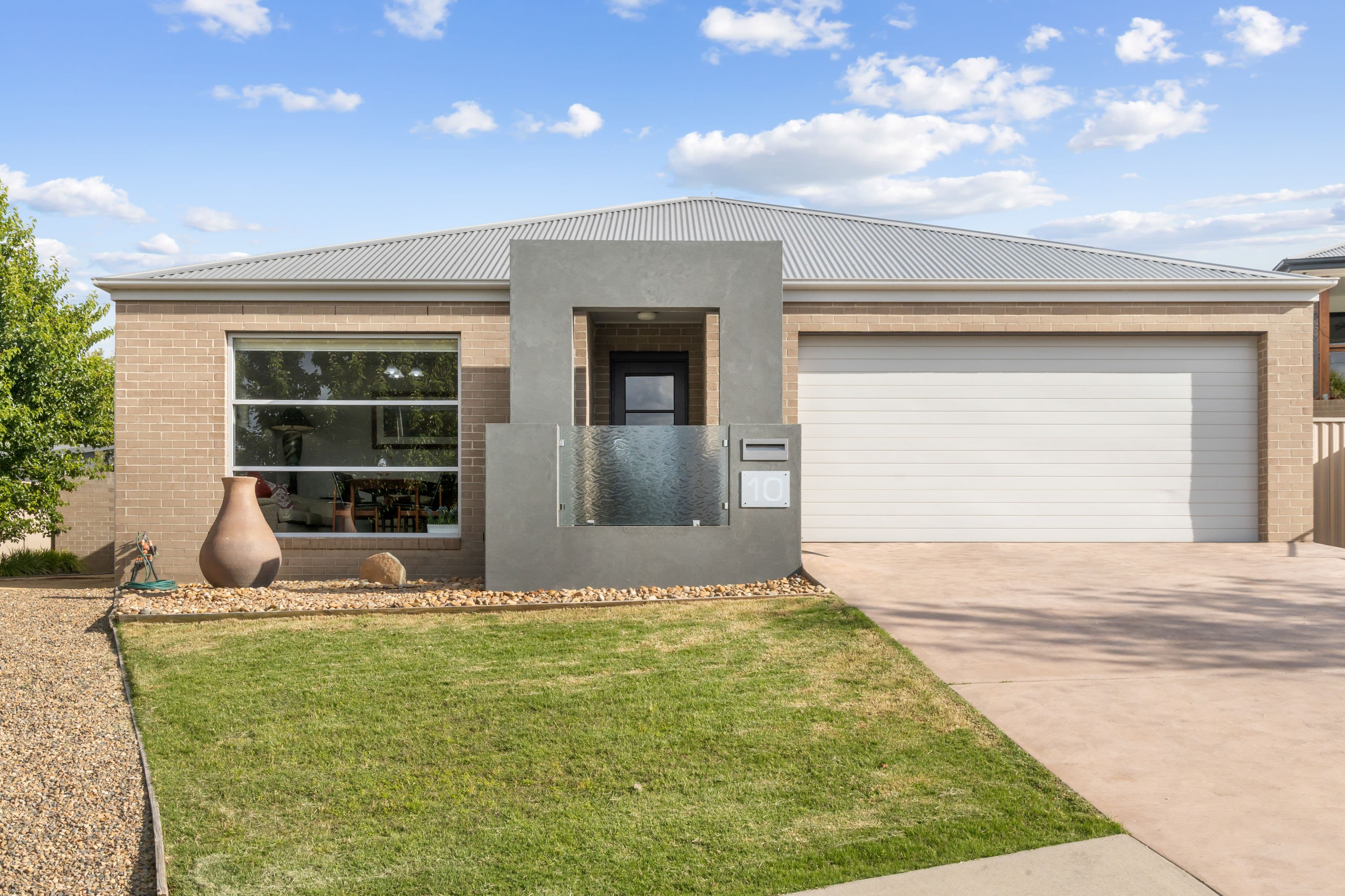 10 Hatton Drive, Yass NSW 2582, Yass - Thumbnail 2