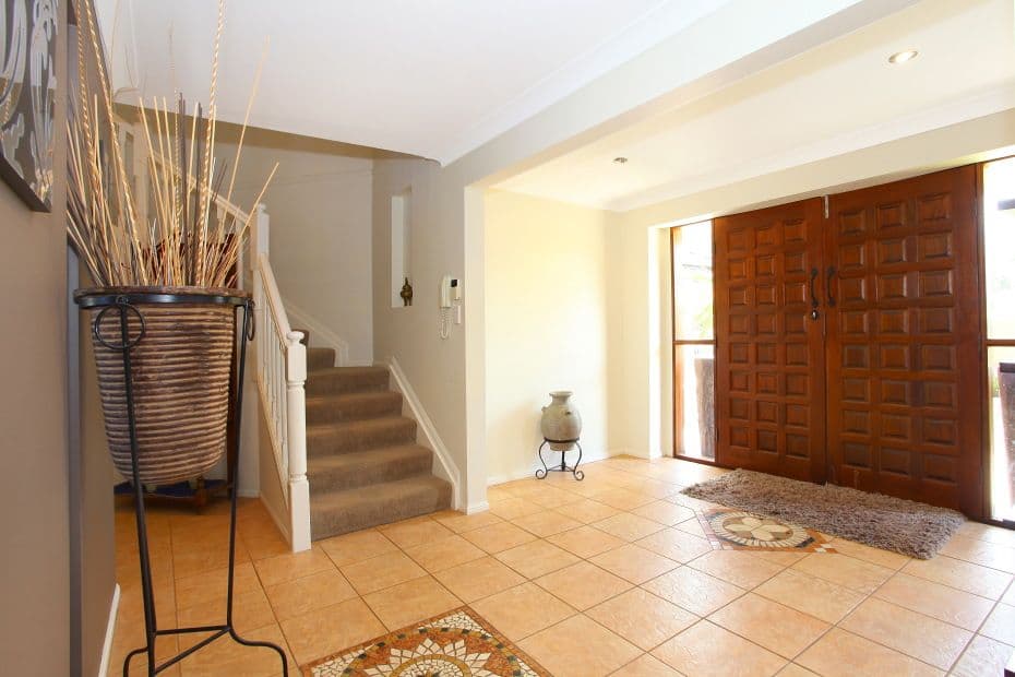 10 Portobello Drive, MERMAID WATERS QLD 4218, Mermaid Waters - Thumbnail 4