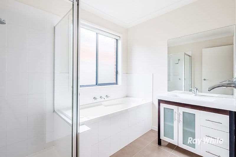 6 Tyndall Street, Cranbourne East VIC 3977, Cranbourne East - Thumbnail 7