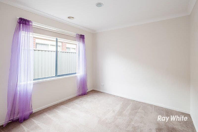 6 Tyndall Street, Cranbourne East VIC 3977, Cranbourne East - Thumbnail 8