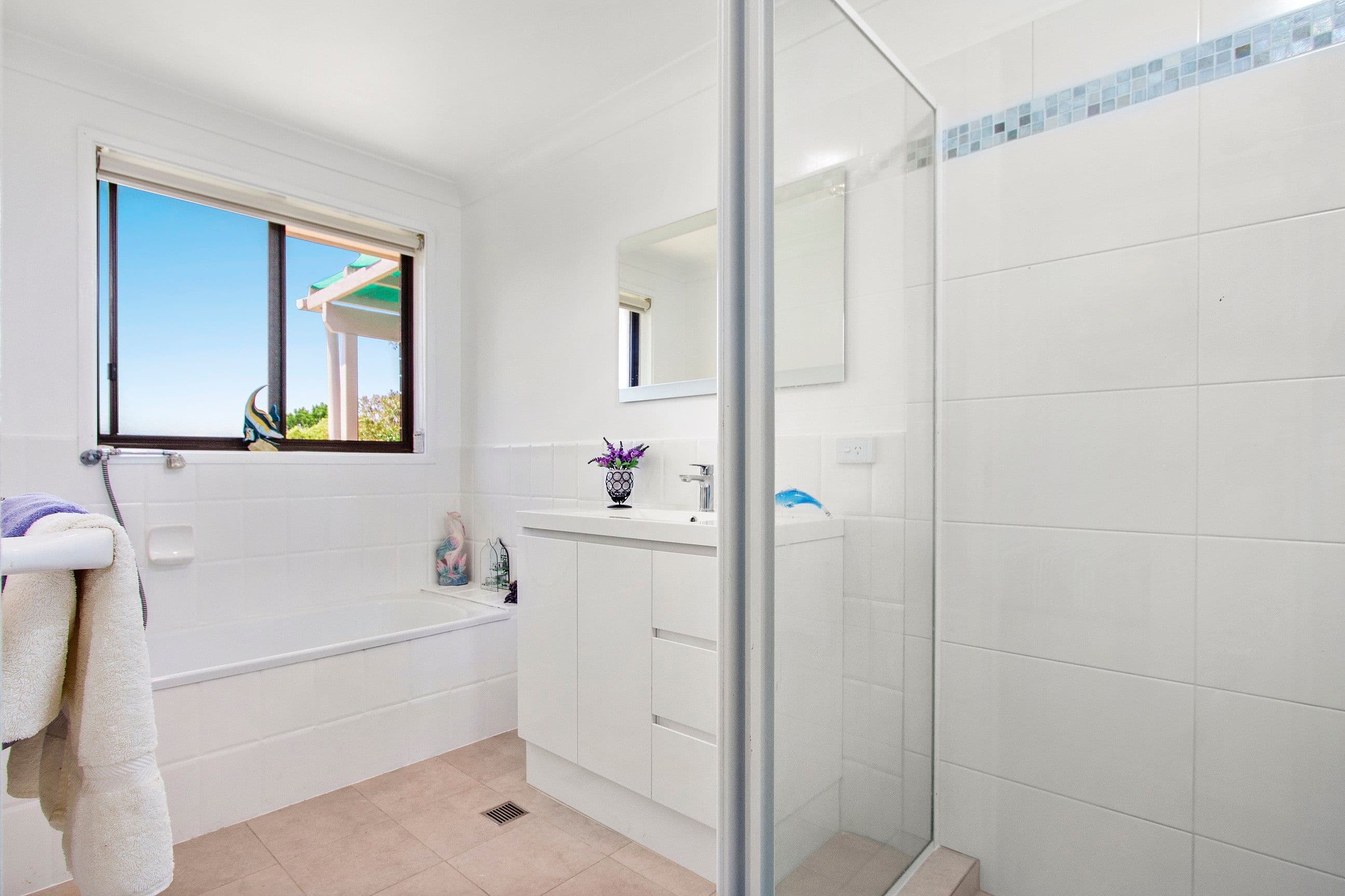 64 Eric Fenning Drive, Surf Beach - Thumbnail 6