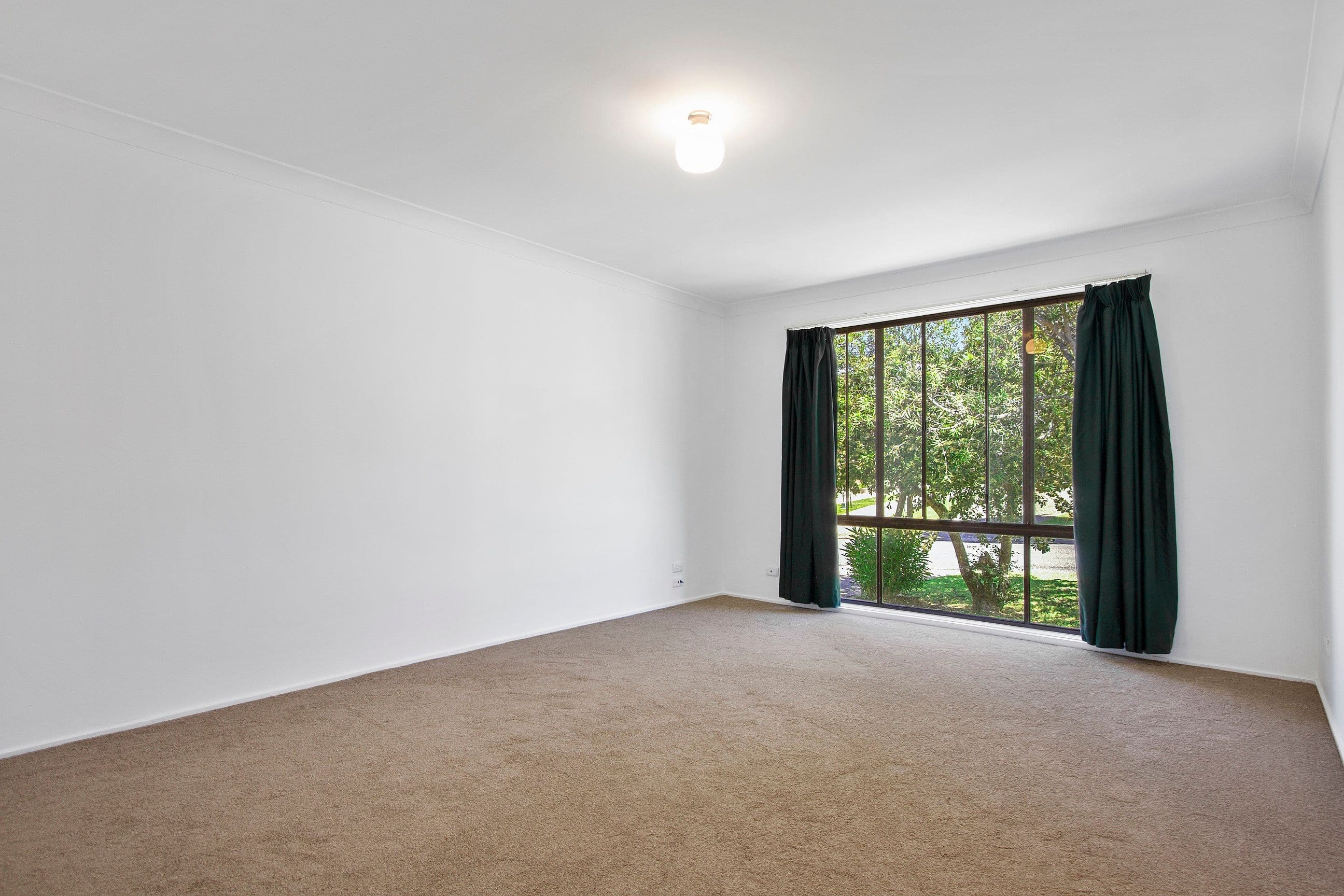 64 Eric Fenning Drive, Surf Beach - Thumbnail 7