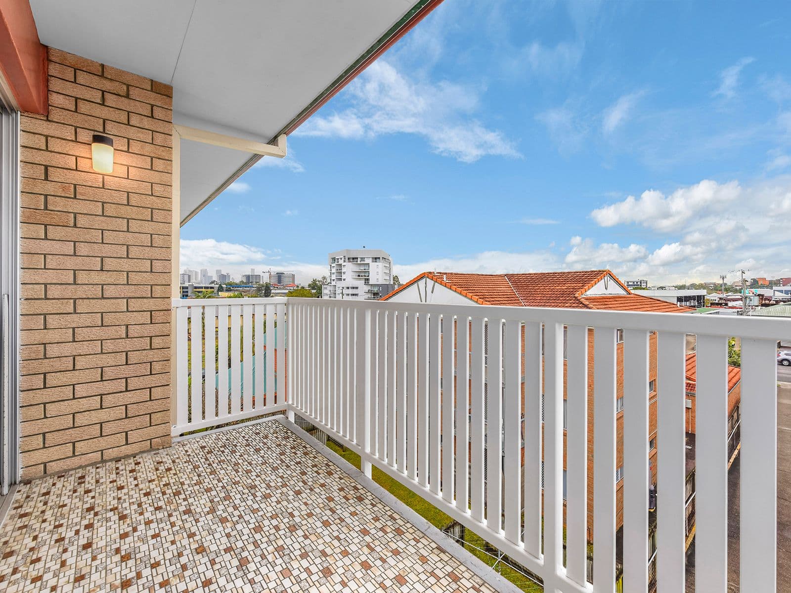 8 Regina Street, Greenslopes QLD 4120, Greenslopes - Thumbnail 2