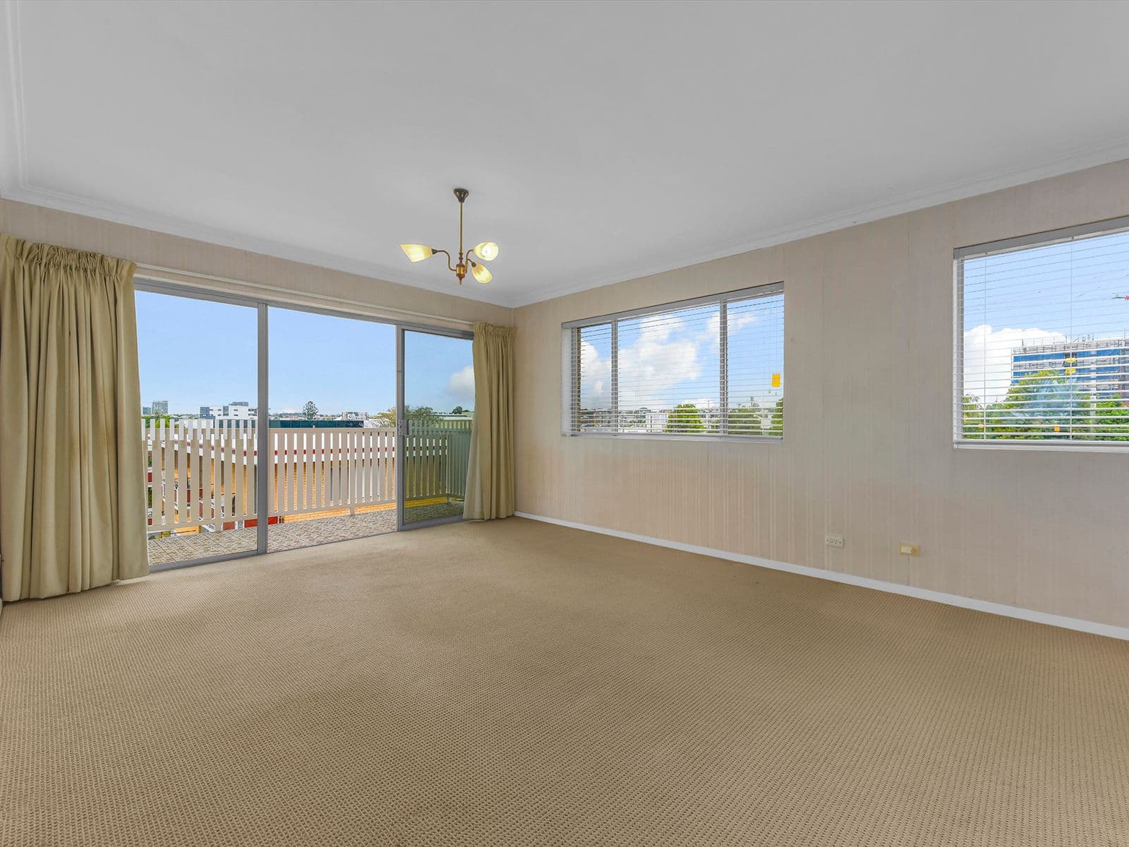 8 Regina Street, Greenslopes QLD 4120, Greenslopes - Thumbnail 3
