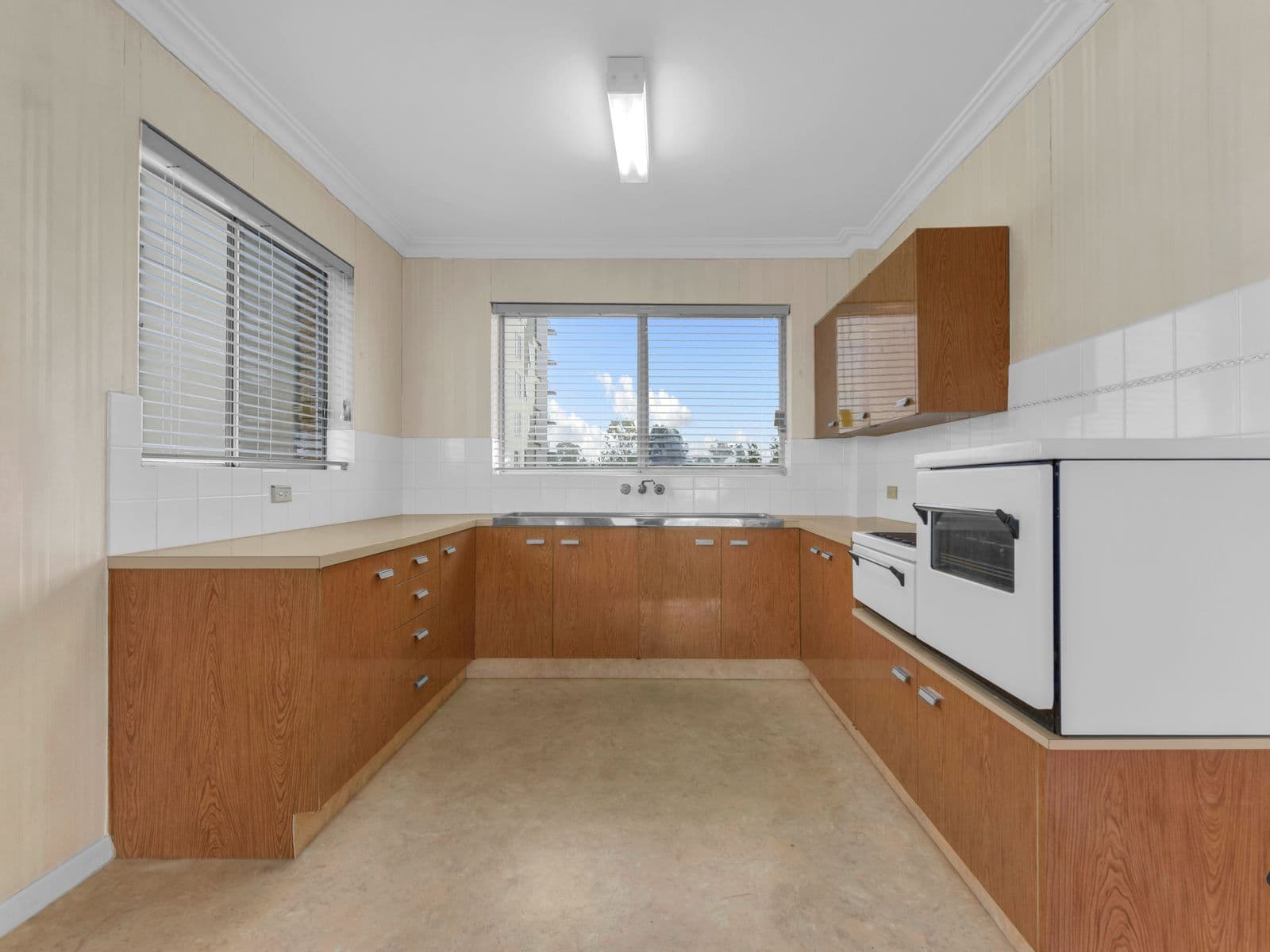 8 Regina Street, Greenslopes QLD 4120, Greenslopes - Thumbnail 5