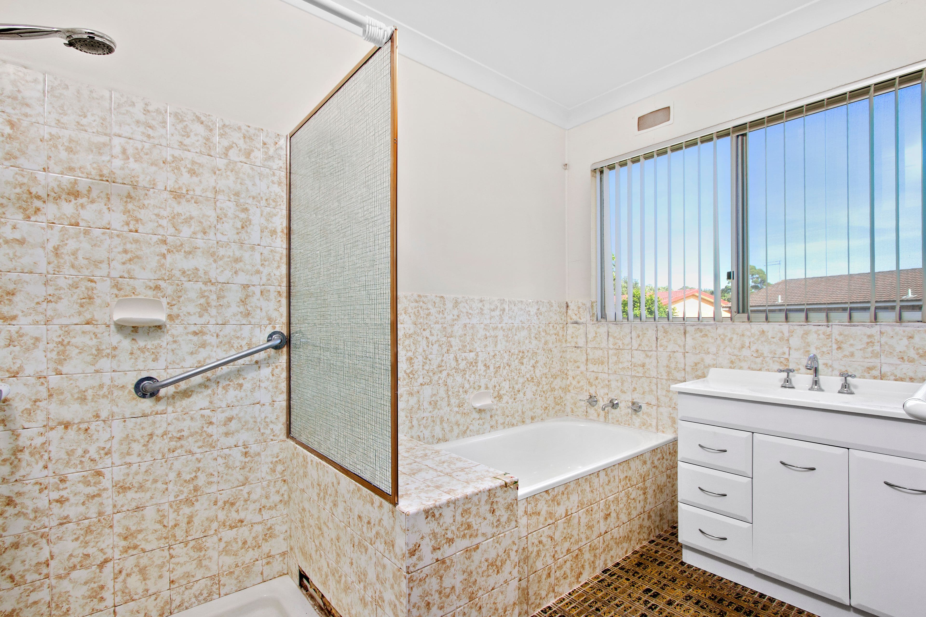 33 Wallaringa Street, Surfside - Thumbnail 6