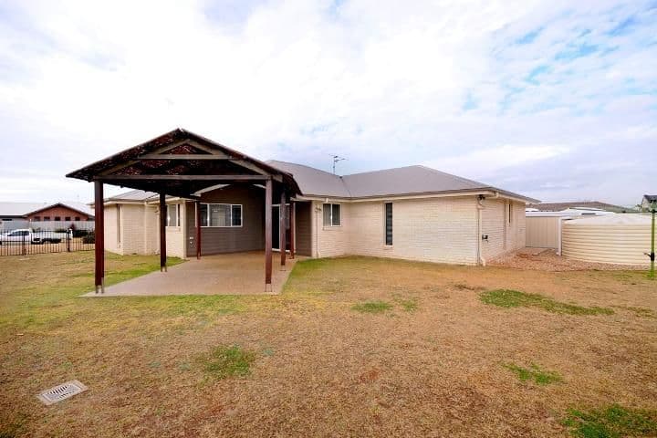 10 Susie Court, HIGHFIELDS QLD 4352, Highfields - Thumbnail 8