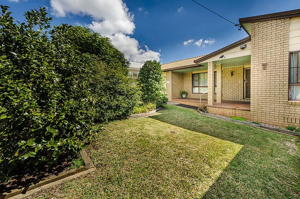 7 Reginald Street, Mount Lofty QLD 4350, Mount Lofty - Thumbnail 2