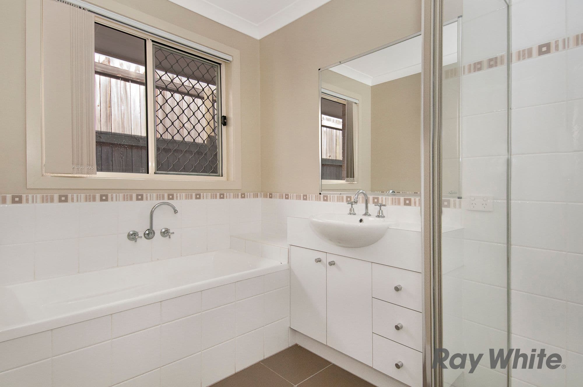 3 Rawson Court, Holmview QLD 4207, Holmview - Thumbnail 4