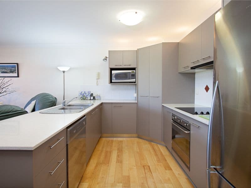 28 Murphy Street, Scarborough QLD 4020, Scarborough - Thumbnail 3