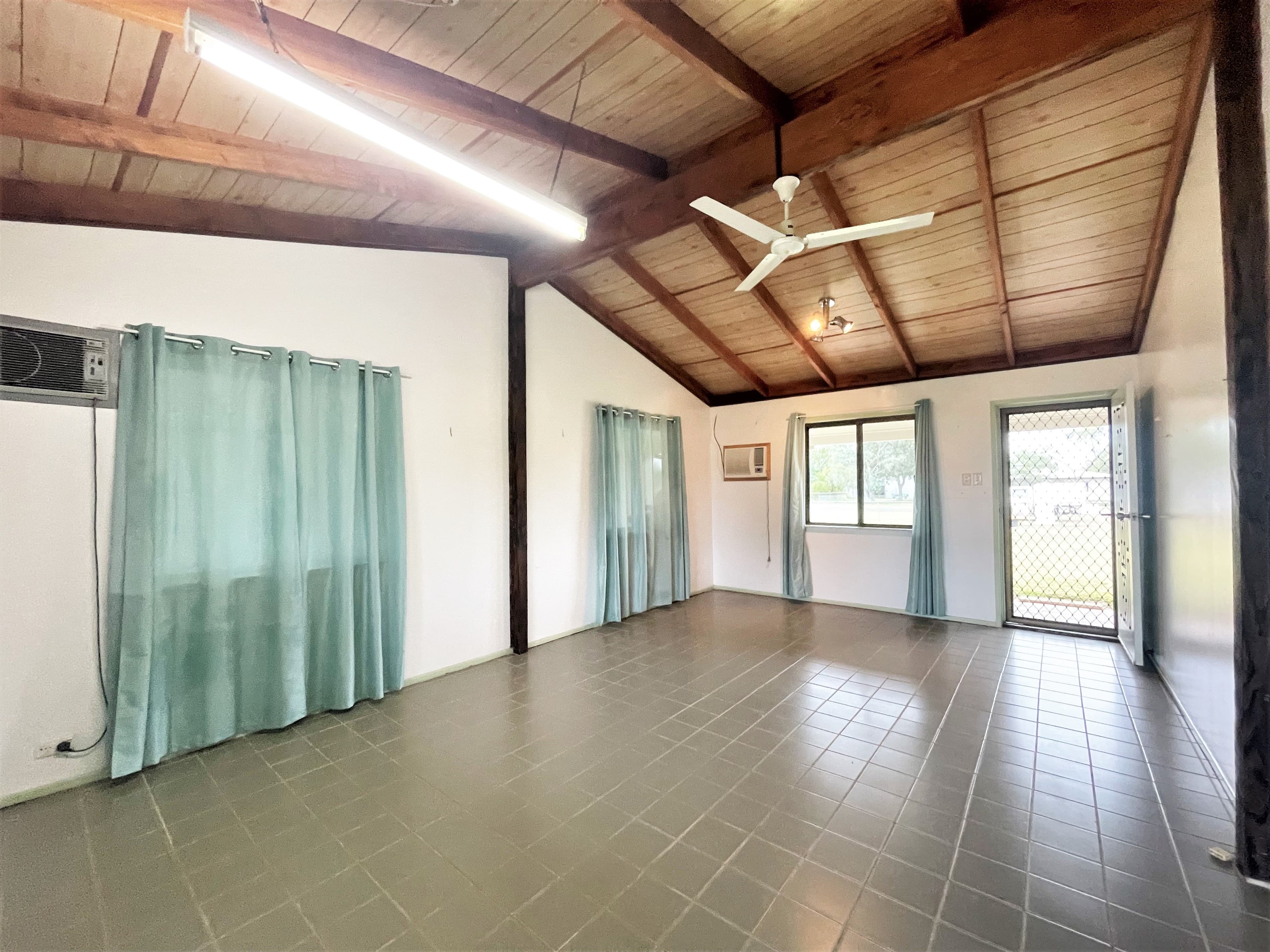 61 Boree Street, Barcaldine QLD 4725, Barcaldine - Thumbnail 4