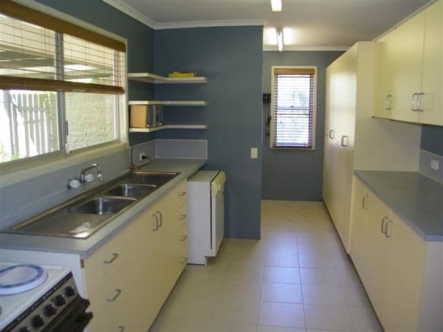 3 Myrtle Street, GLADSTONE QLD 4680, Gladstone - Thumbnail 2