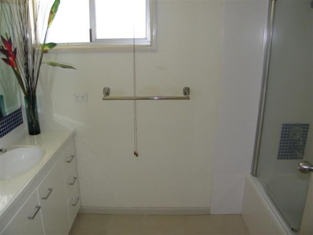 3 Myrtle Street, GLADSTONE QLD 4680, Gladstone - Thumbnail 4