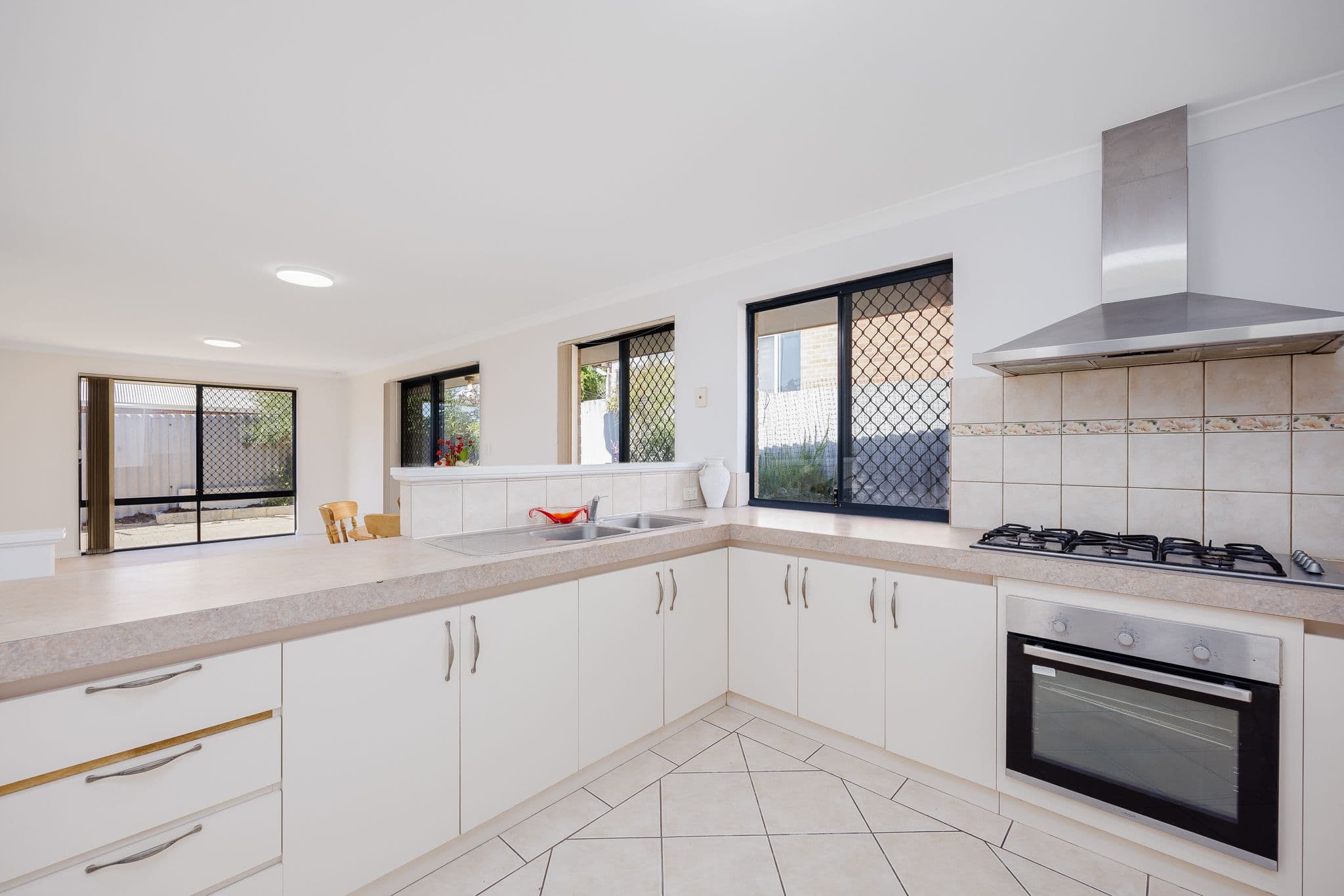 20 Kennerly Street, Cloverdale WA 6105, Cloverdale - Thumbnail 6