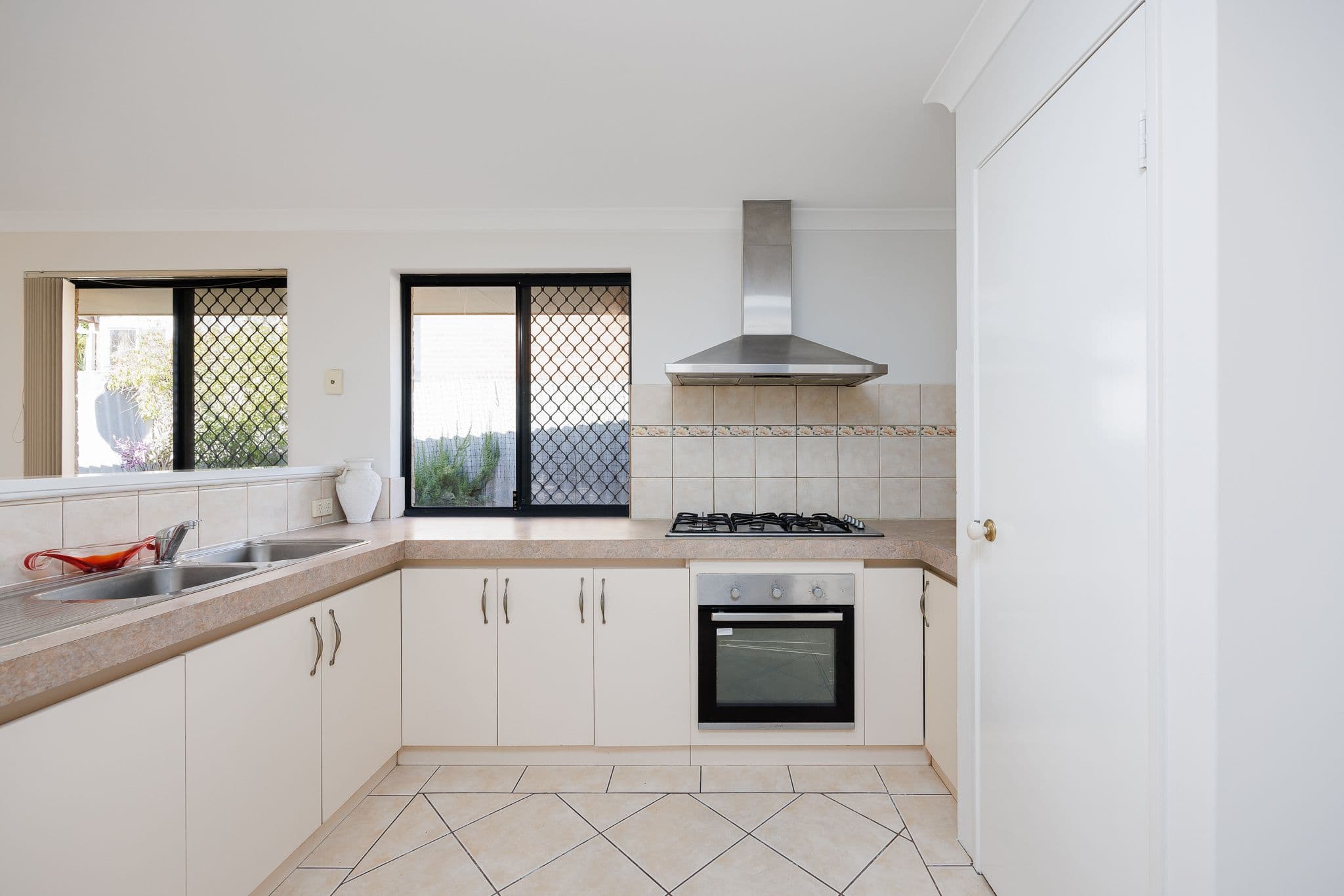 20 Kennerly Street, Cloverdale WA 6105, Cloverdale - Thumbnail 7