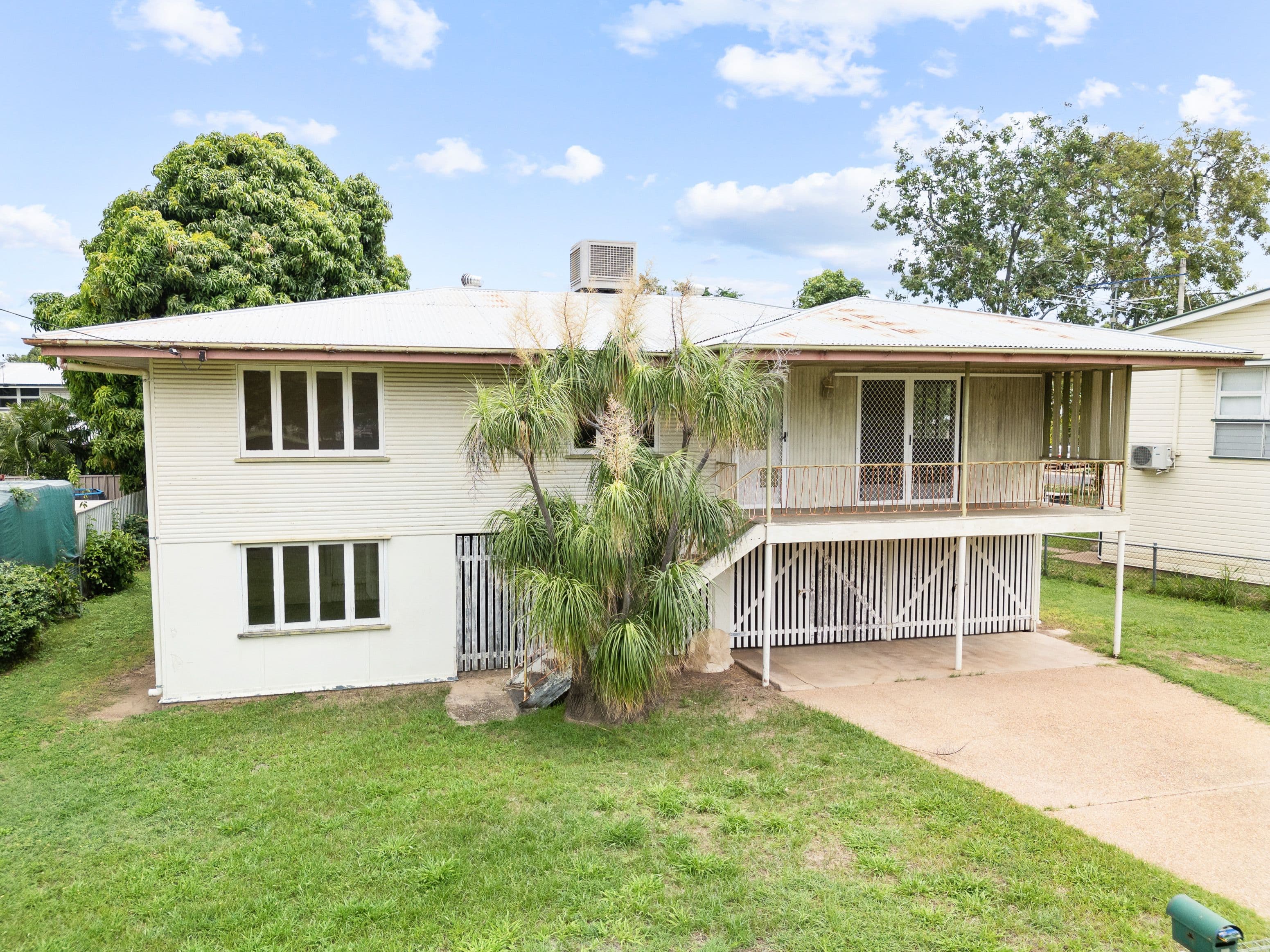 8 Racecourse Road, Emerald QLD 4720, Emerald - Image 1