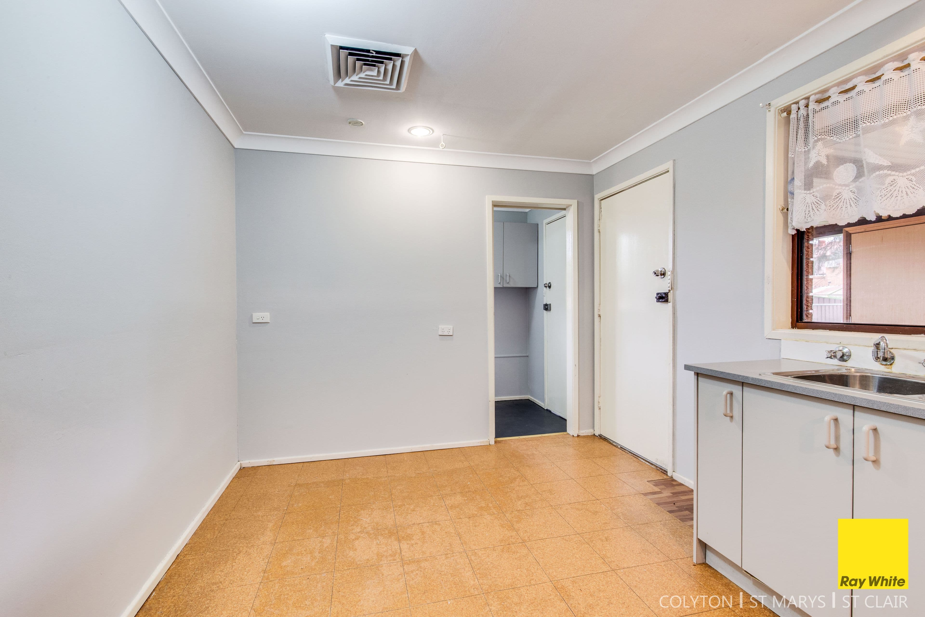 29 Glennie Street, Colyton - Thumbnail 6