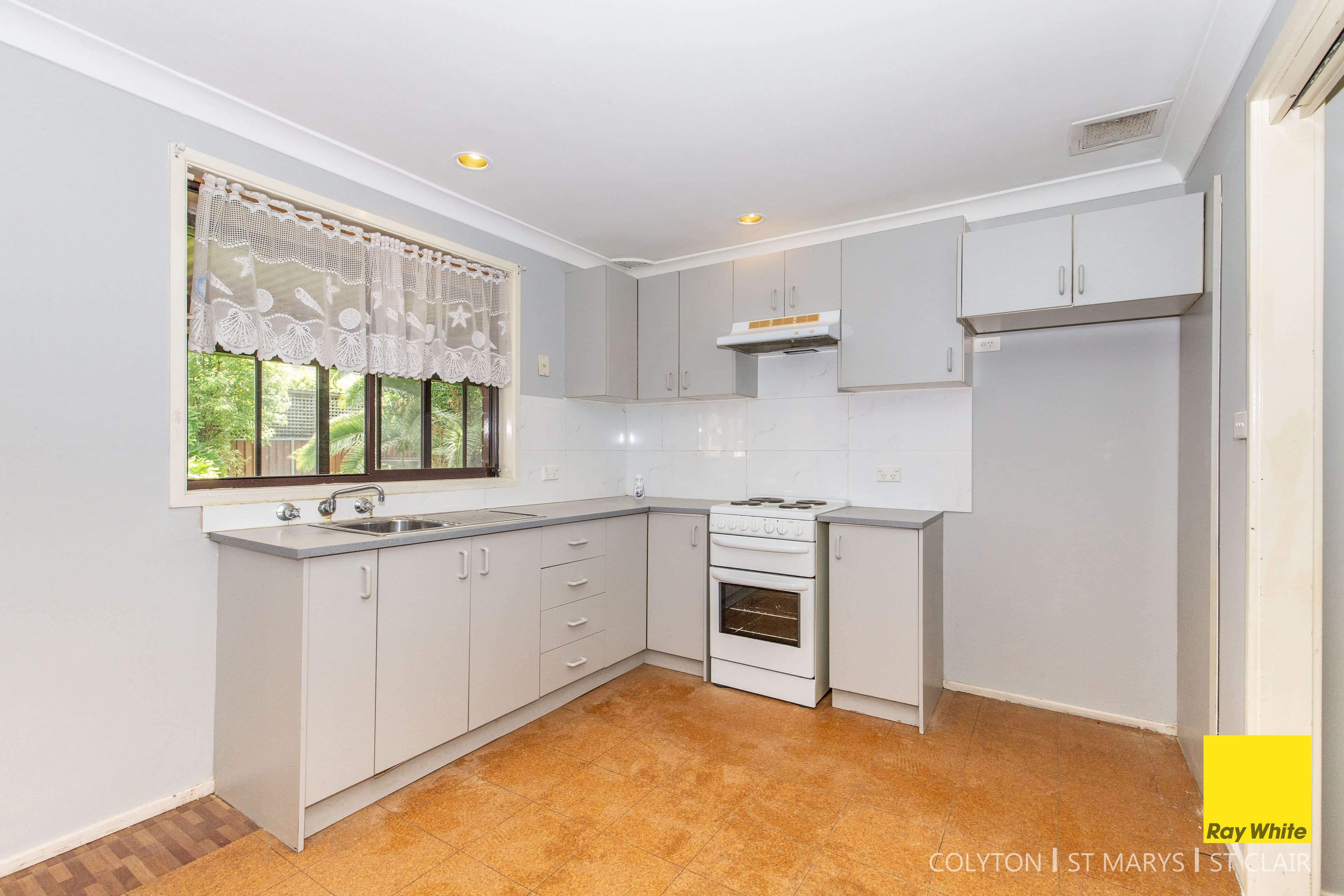 29 Glennie Street, Colyton - Thumbnail 7