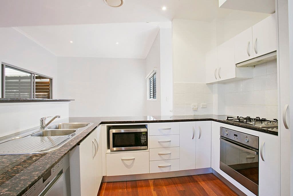 82 Clarence Road, Indooroopilly QLD 4068, Indooroopilly - Thumbnail 3