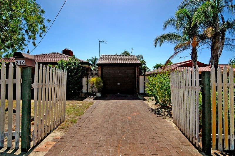 214  Benara Road, BEECHBORO WA 6063, Beechboro - Thumbnail 2