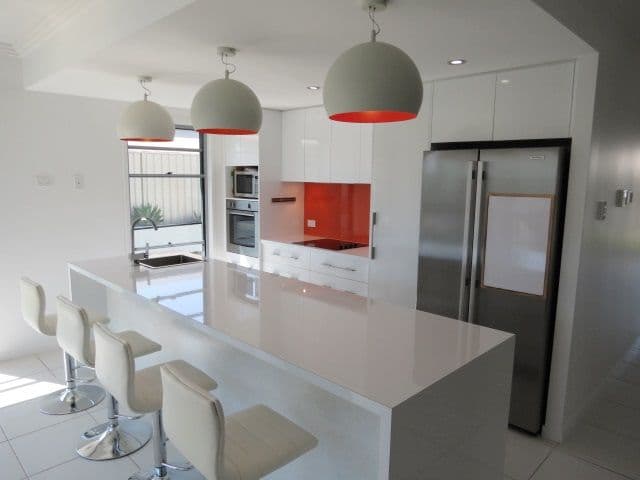 6 Stephan Street, Emerald QLD 4720, Emerald - Thumbnail 2