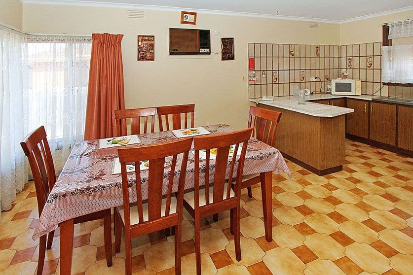 2 Karingal Way, THOMASTOWN VIC 3074, Thomastown - Thumbnail 3