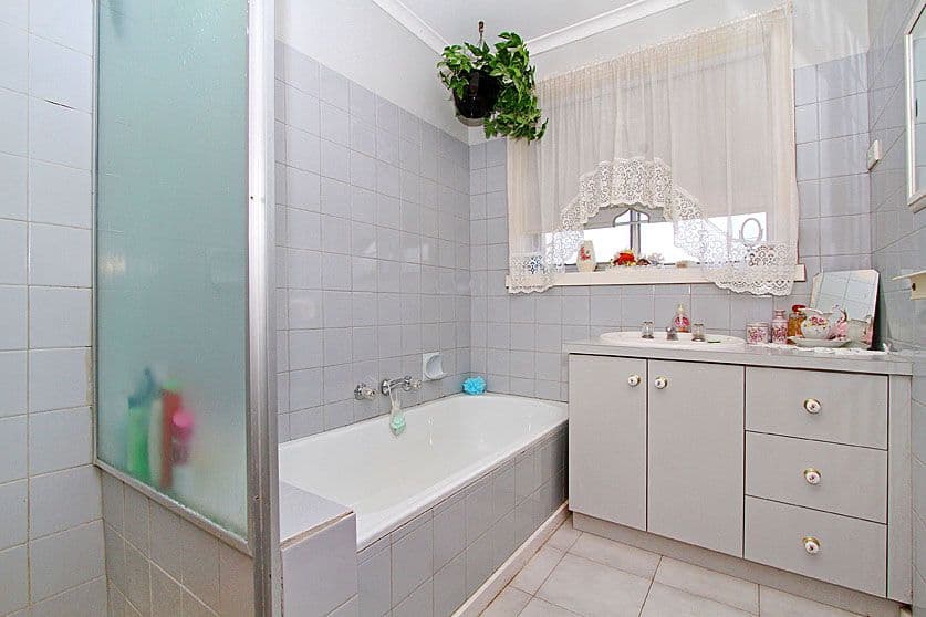 2 Karingal Way, THOMASTOWN VIC 3074, Thomastown - Thumbnail 5