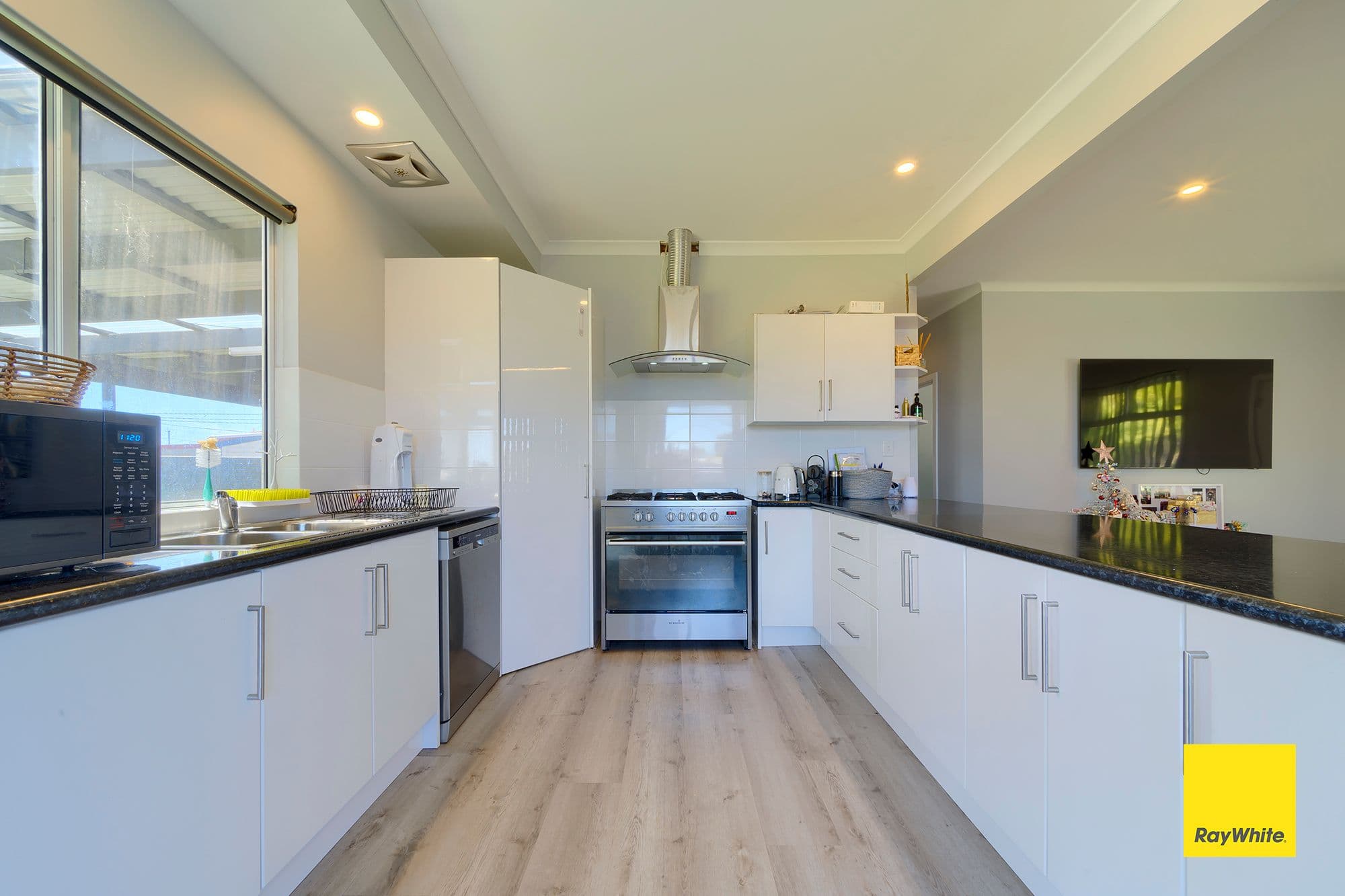 14 Carbine Street, Orana WA 6330, Orana - Thumbnail 4