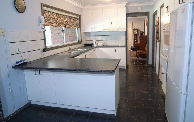 28 Park Avenue, SHEPPARTON VIC 3630, Shepparton - Thumbnail 3