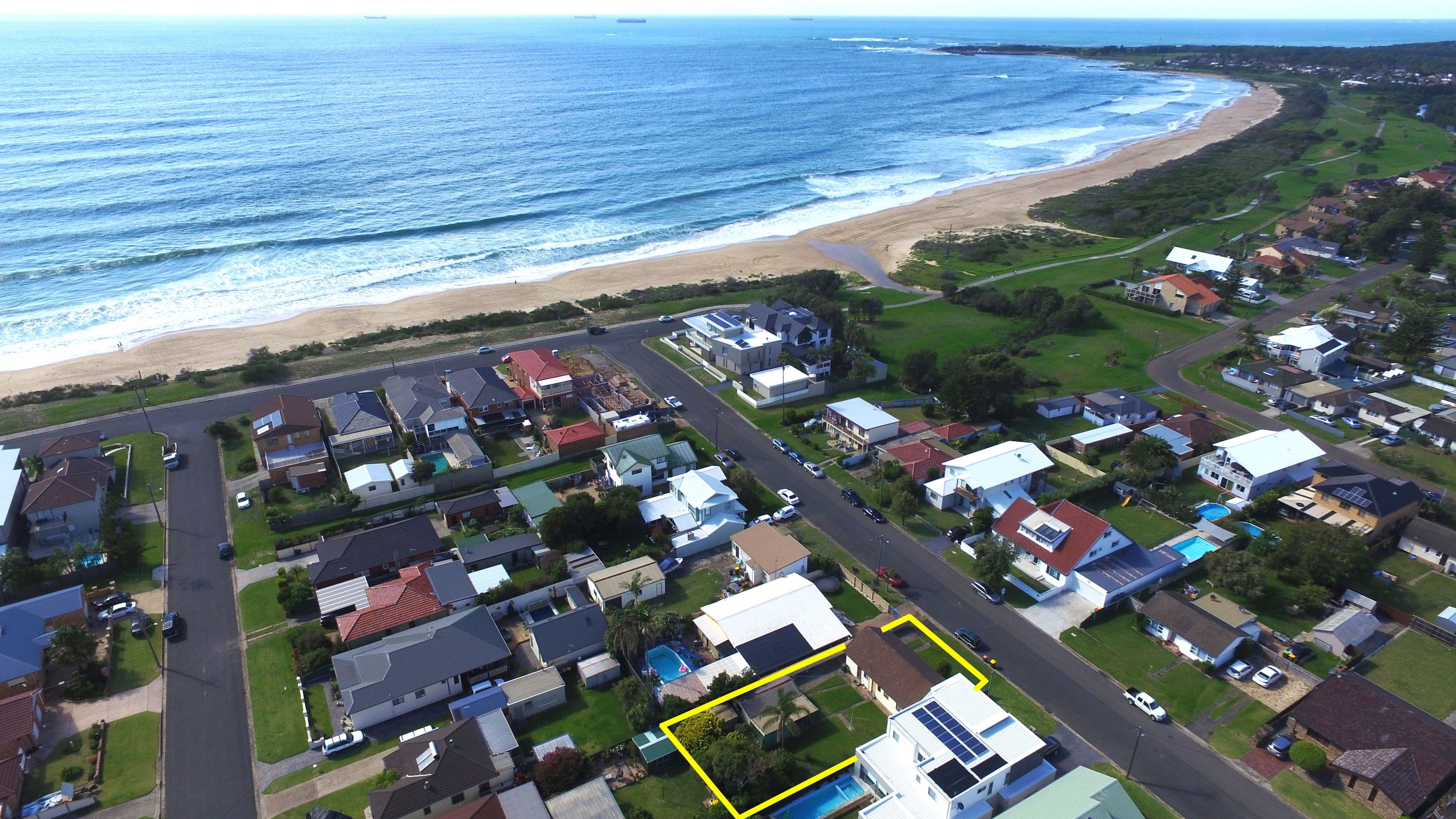 10 Dorrigo Avenue, Woonona - Image 1