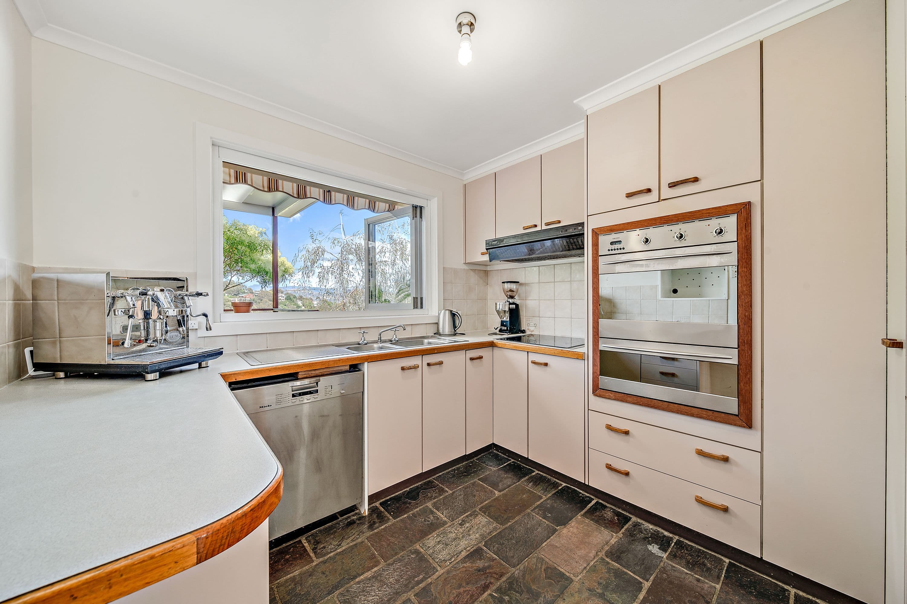 18 Glengarry Way, Horsley, Horsley - Thumbnail 6