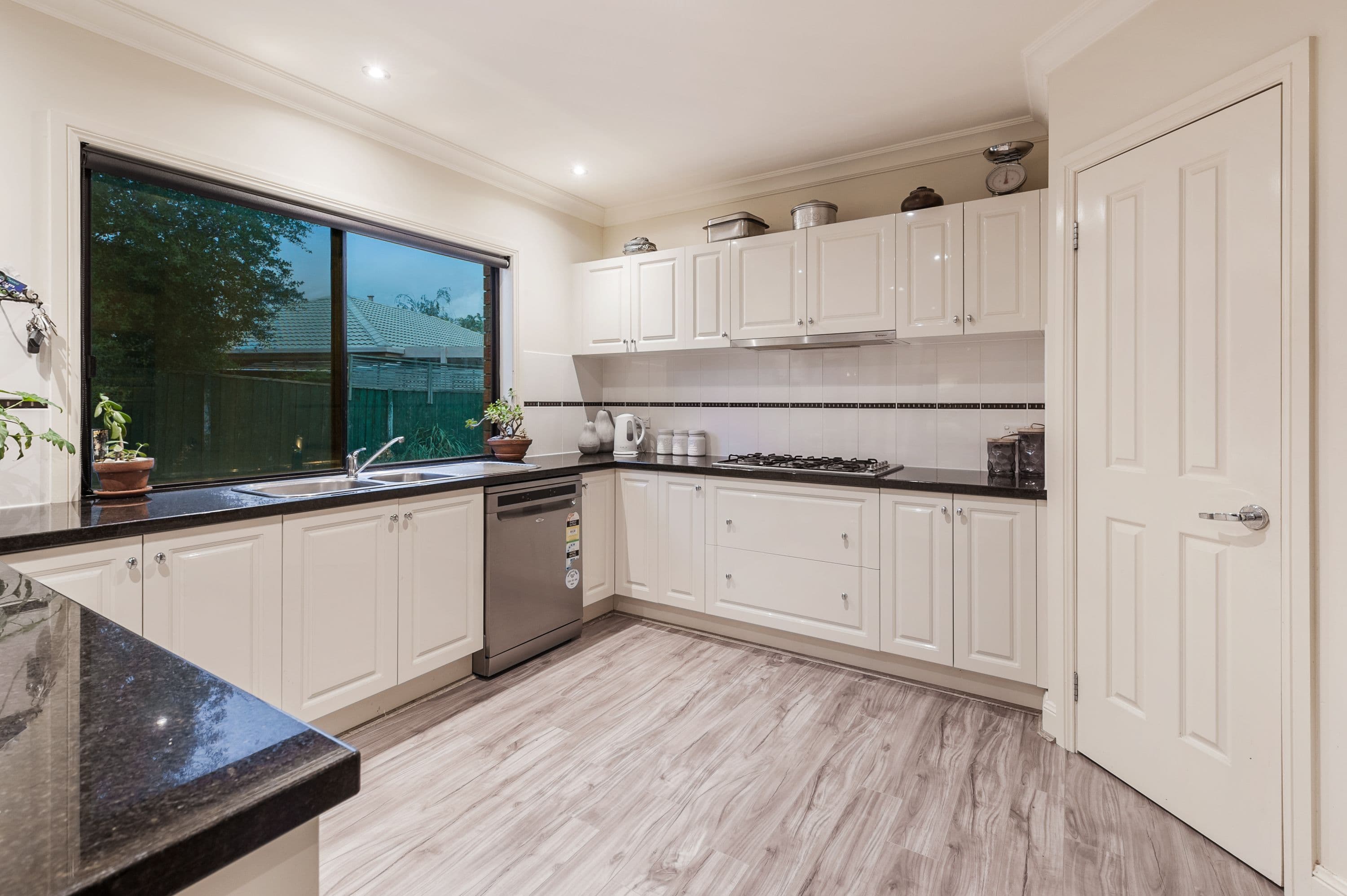 4 Saronvale Crescent, Hillside VIC 3037, Hillside - Thumbnail 8