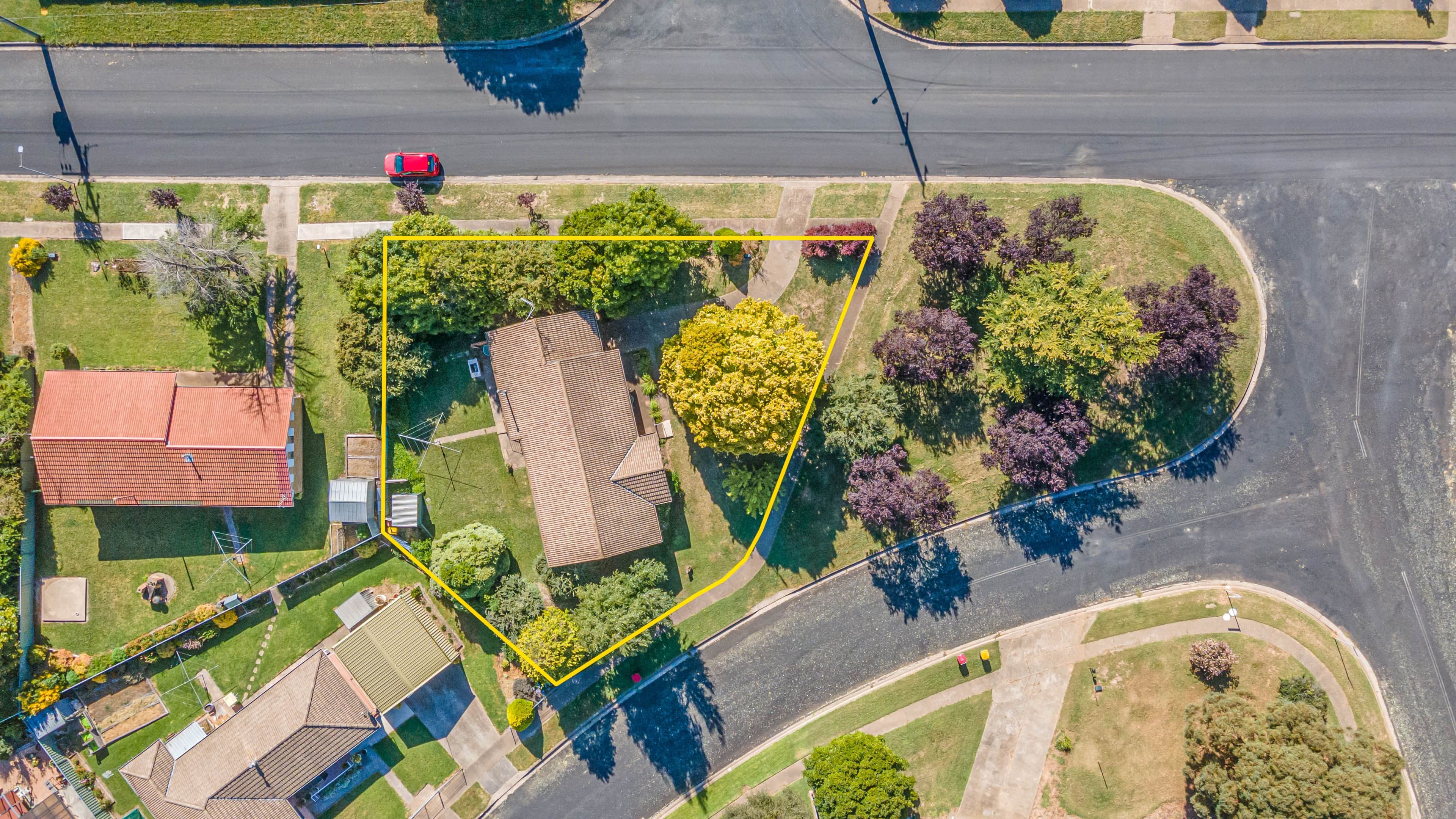2 Evans Crescent, Blayney NSW 2799, Blayney - Thumbnail 2