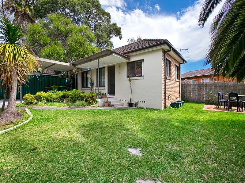 33 Kareena Road, MIRANDA NSW 2228, Miranda - Thumbnail 2