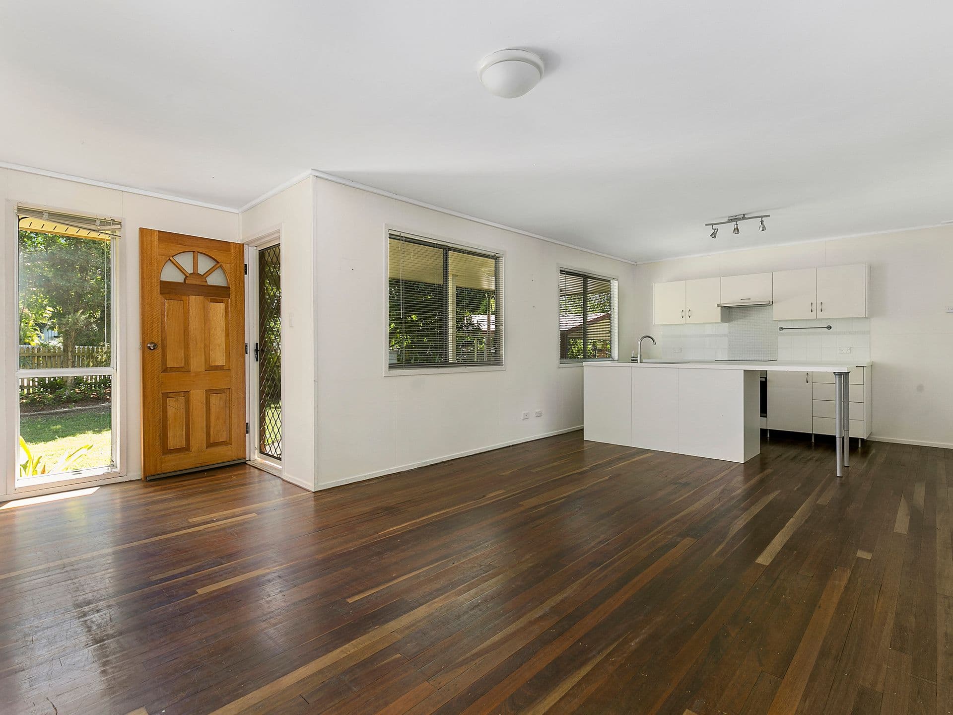 1/15 Toorak Terrace LORNE VIC, Lorne - Thumbnail 2