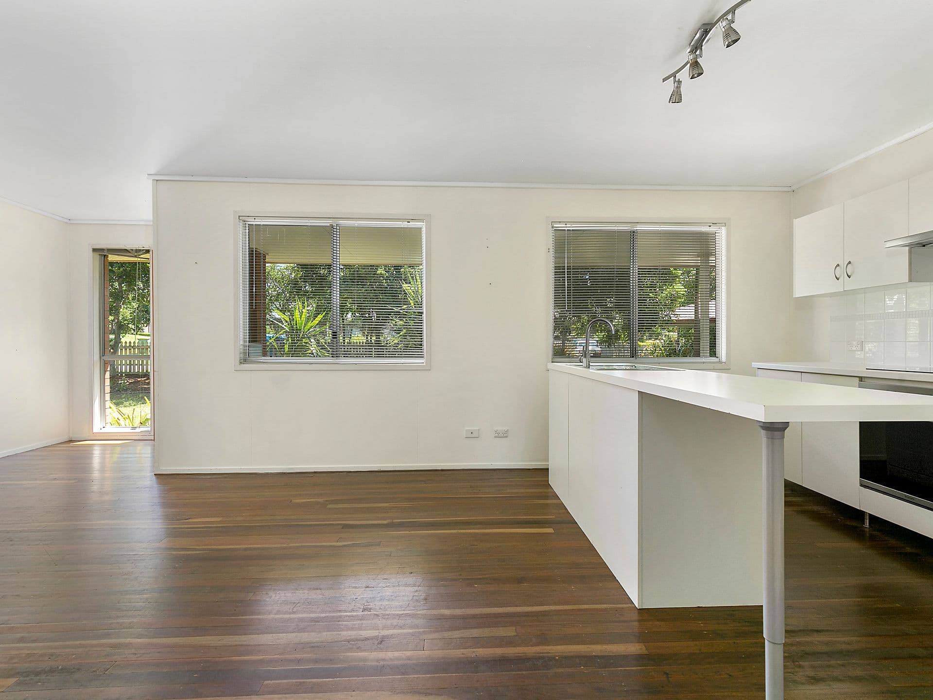 1/15 Toorak Terrace LORNE VIC, Lorne - Thumbnail 3