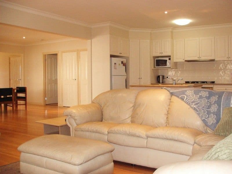 28 Park Boulevard, PAKENHAM VIC 3810, Pakenham - Thumbnail 2