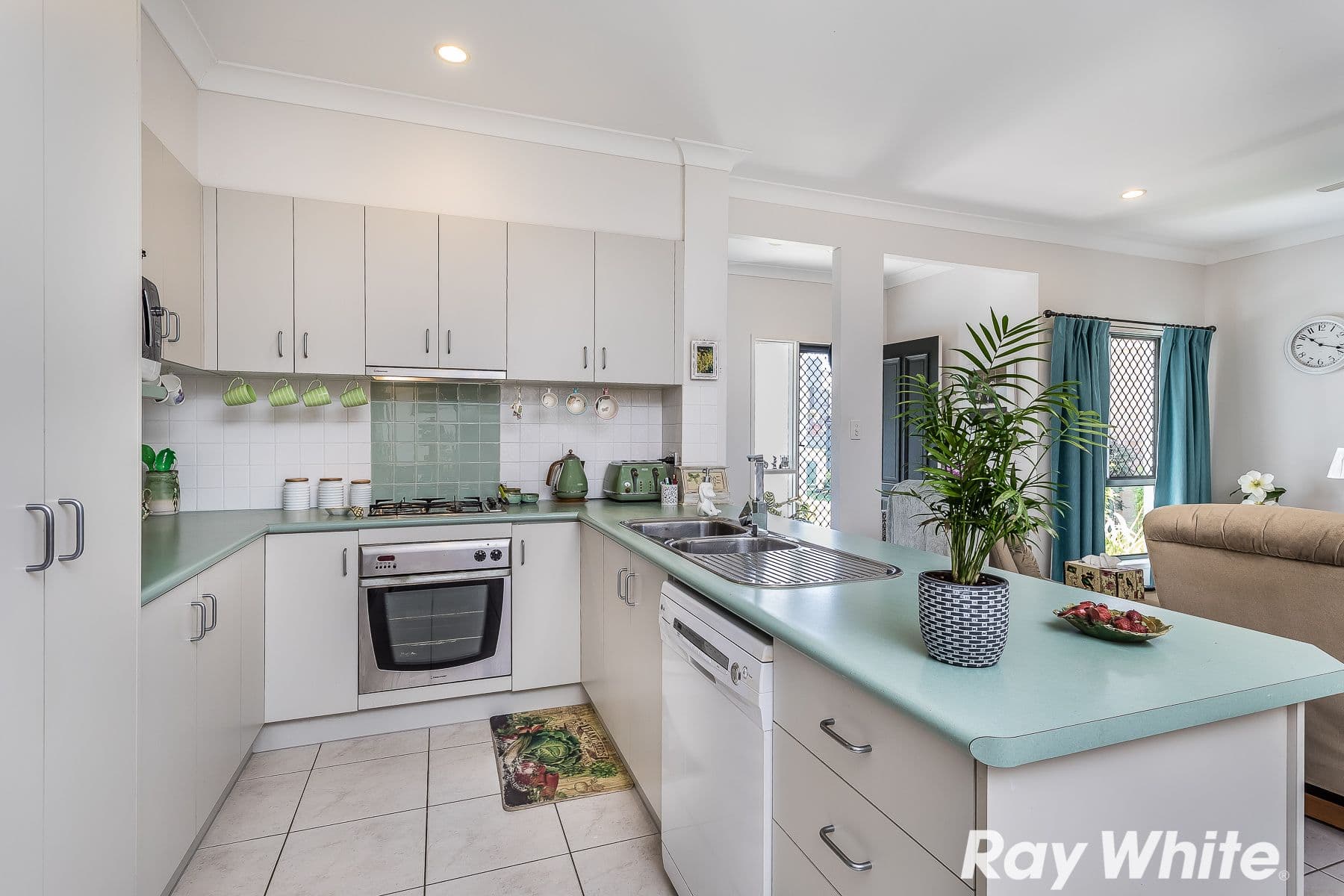 16 Clarence Street, Murrumba Downs QLD 4503, Murrumba Downs - Thumbnail 2