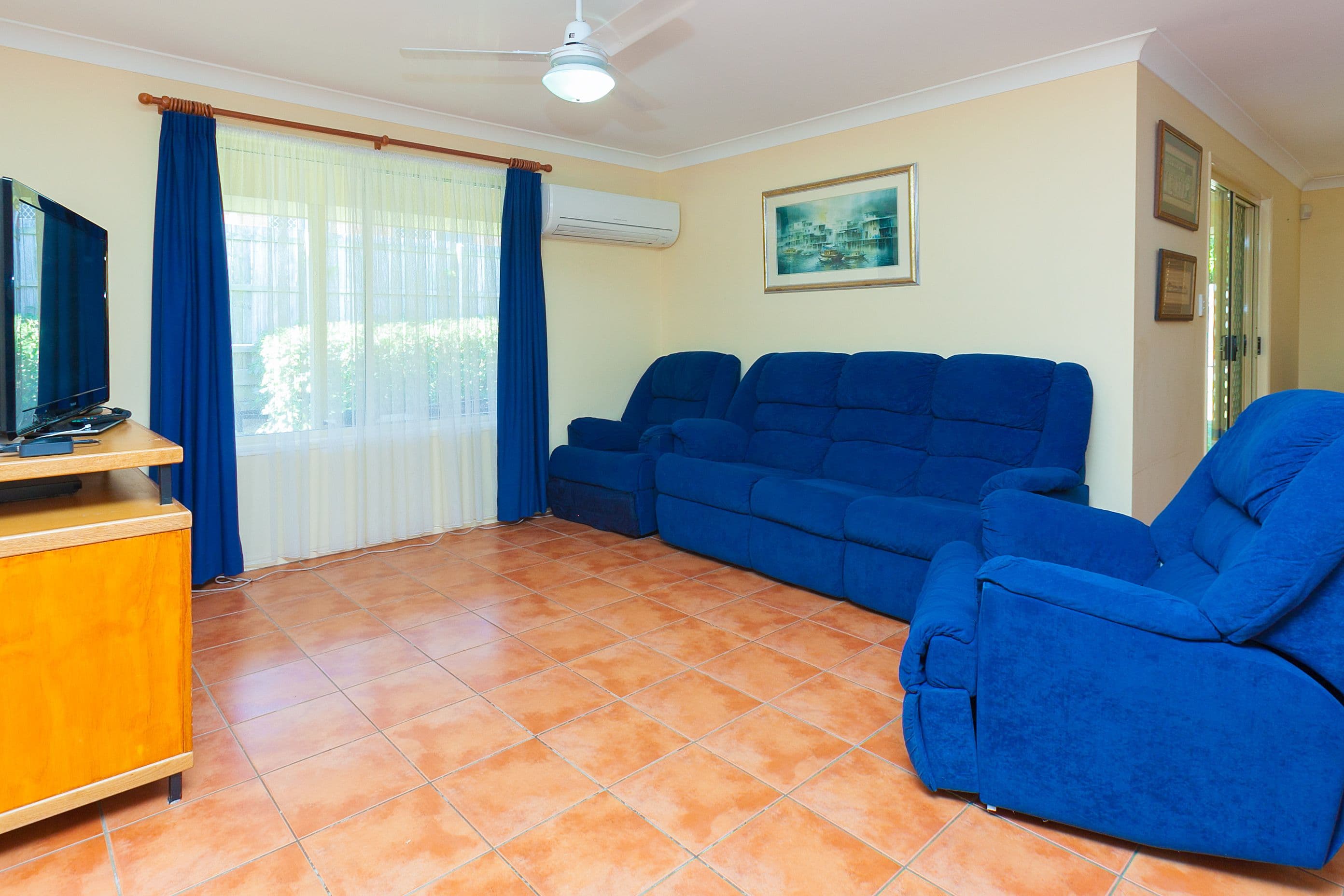 35 Berkshire Place, Springfield Lakes QLD 4300, Springfield Lakes - Thumbnail 2