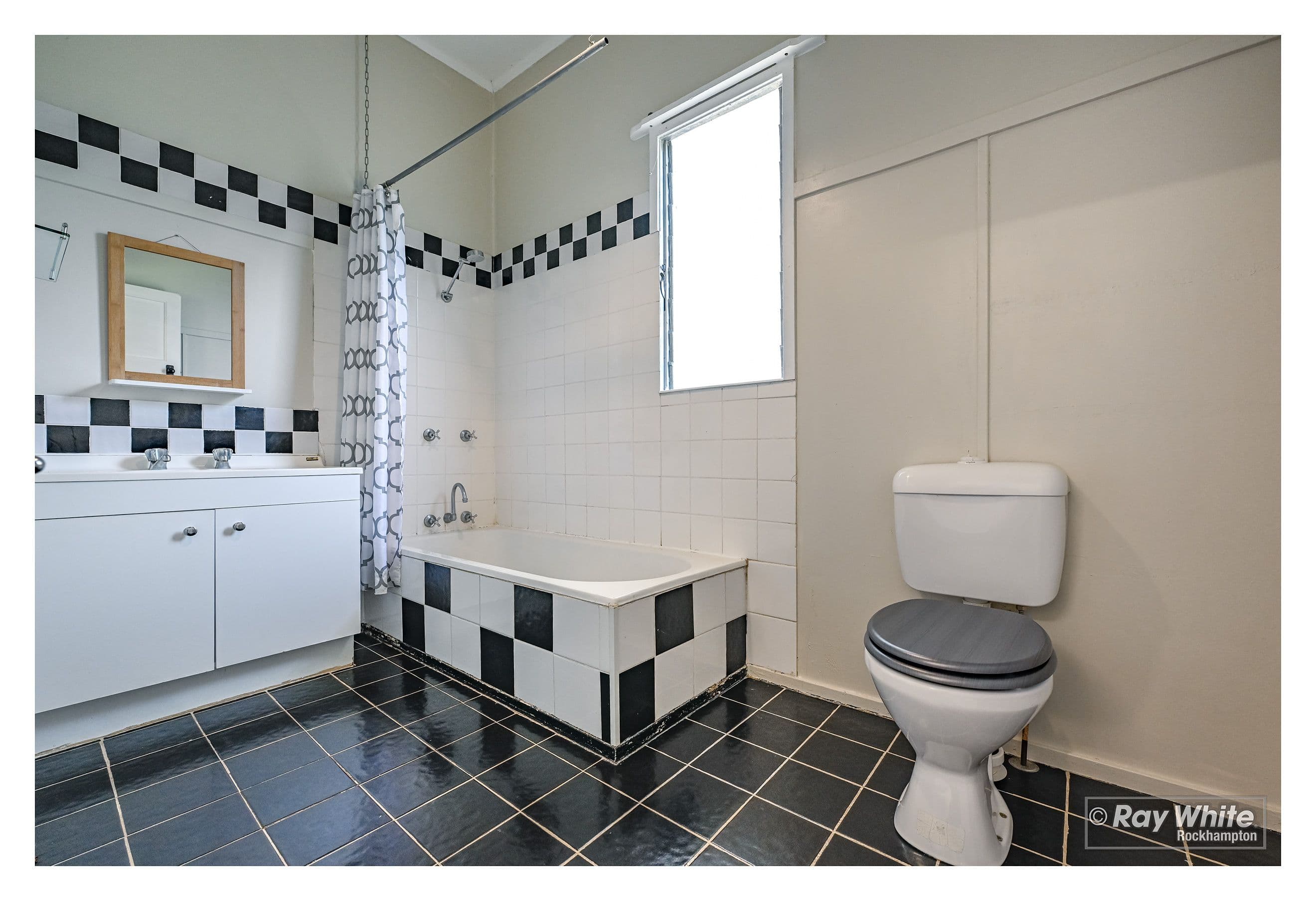 3 Bertram Street, Park Avenue QLD 4701, Park Avenue - Thumbnail 6
