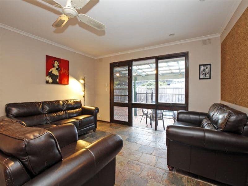 1 Bernborough Place, MILL PARK VIC 3082, Mill Park - Thumbnail 4