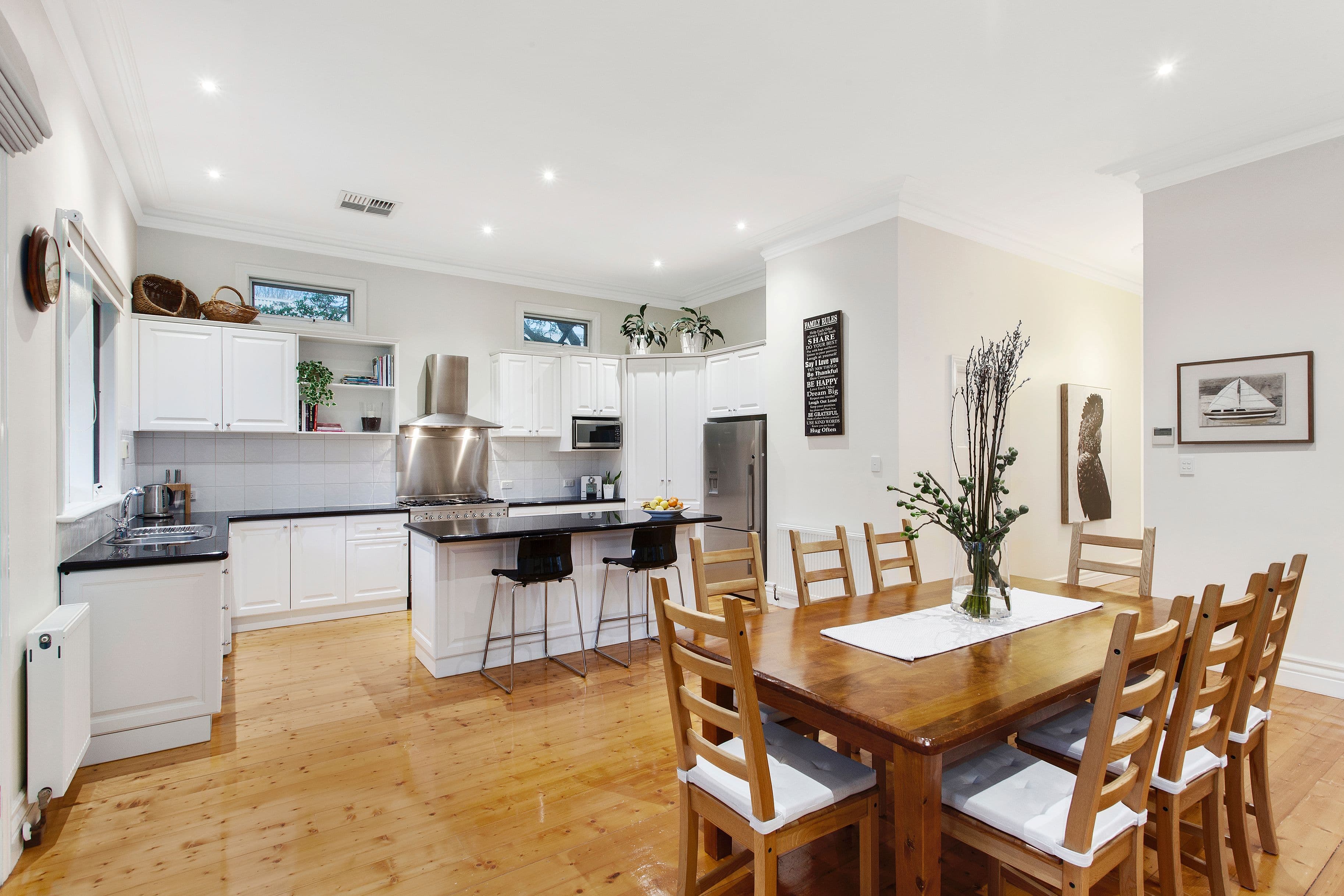 19 Holywood Grove, Carnegie VIC 3163, Carnegie - Thumbnail 2