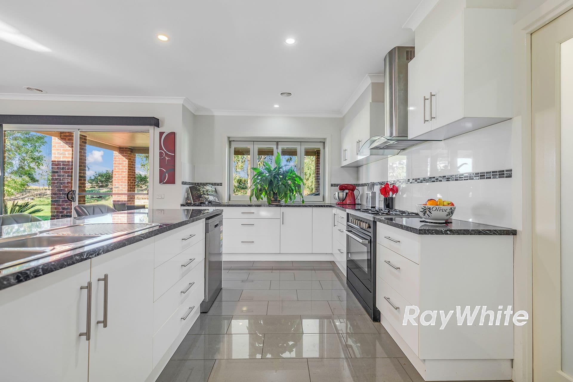 1 Hollara Drive, Moama NSW 2731, Moama - Thumbnail 5