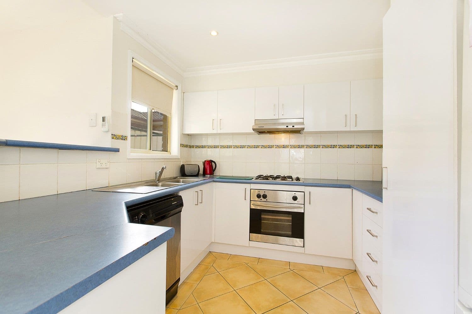 13 Coco Drive, Glenmore Park - Thumbnail 3