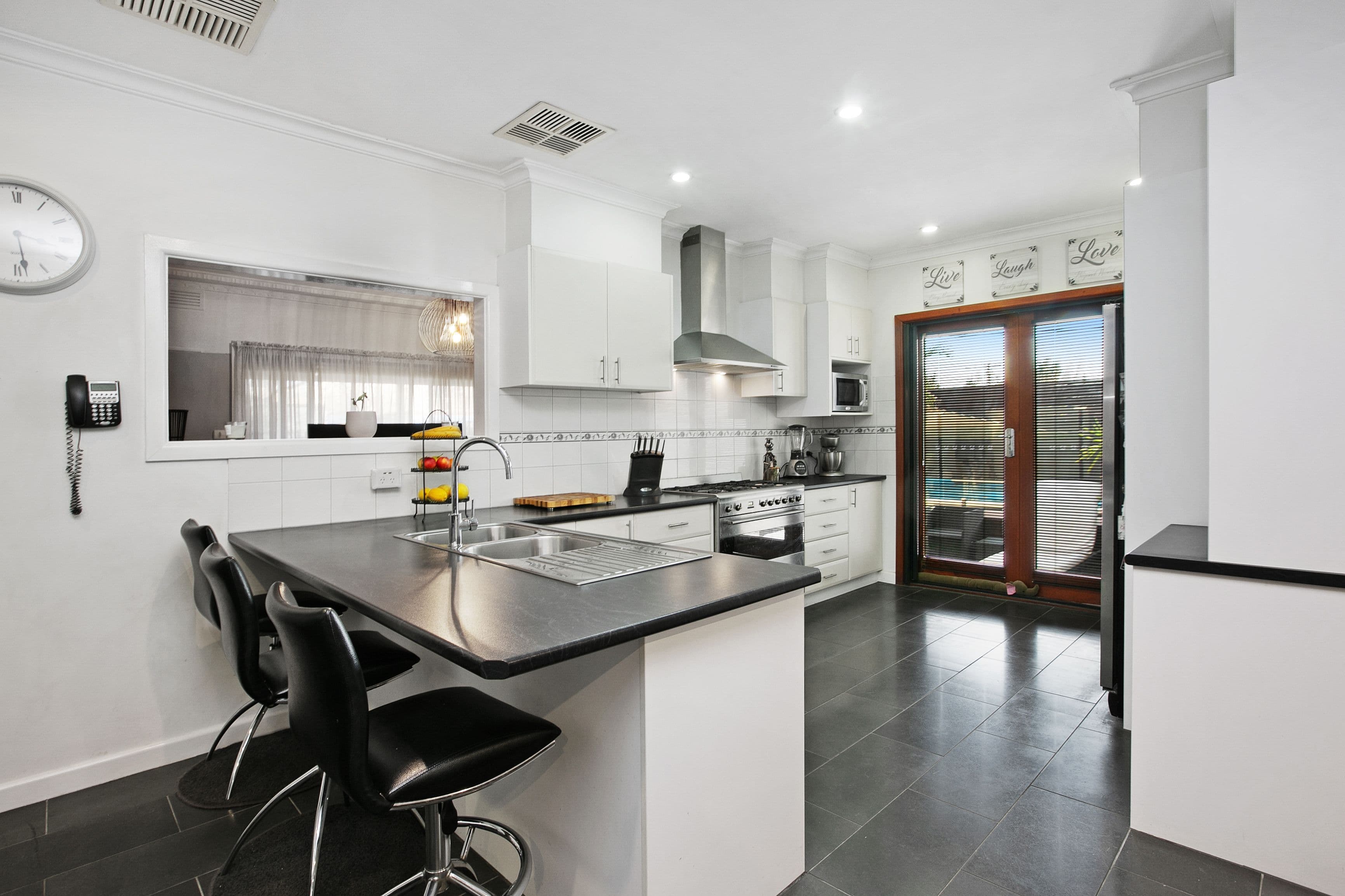184 Purinuan Road, Reservoir VIC 3073, Reservoir - Thumbnail 4