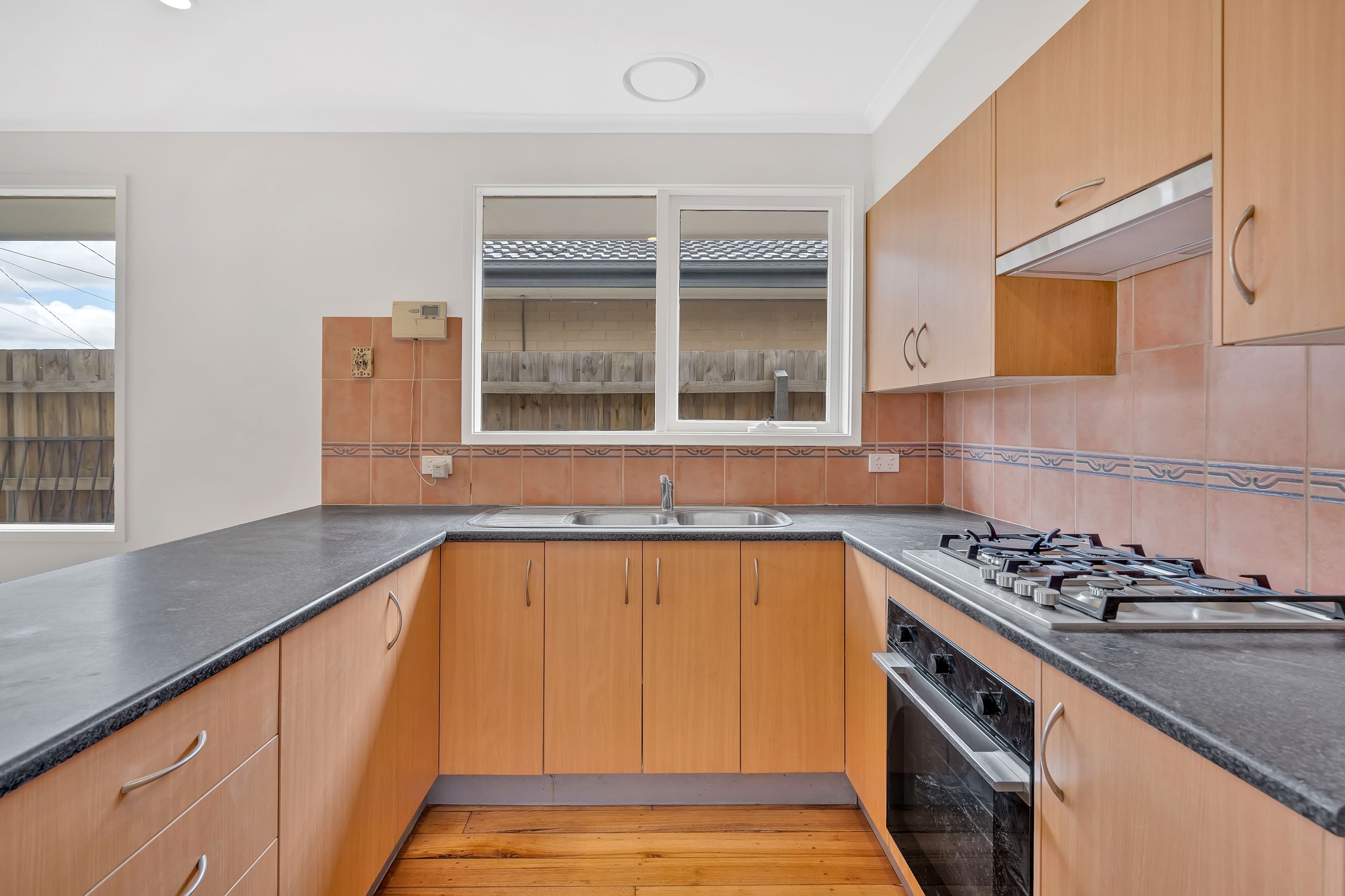 10 Durham Close, Craigieburn VIC 3064, Craigieburn - Thumbnail 5