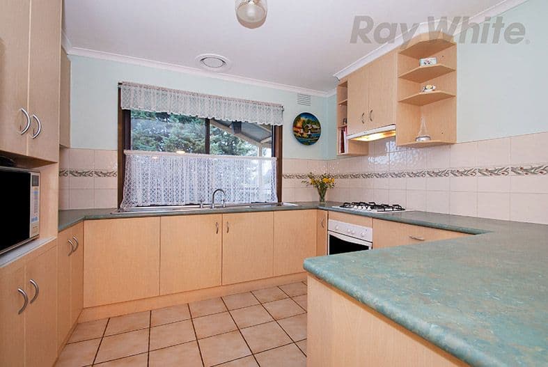 18 MEADOWGATE Drive, Chirnside Park VIC 3116, Chirnside Park - Thumbnail 5