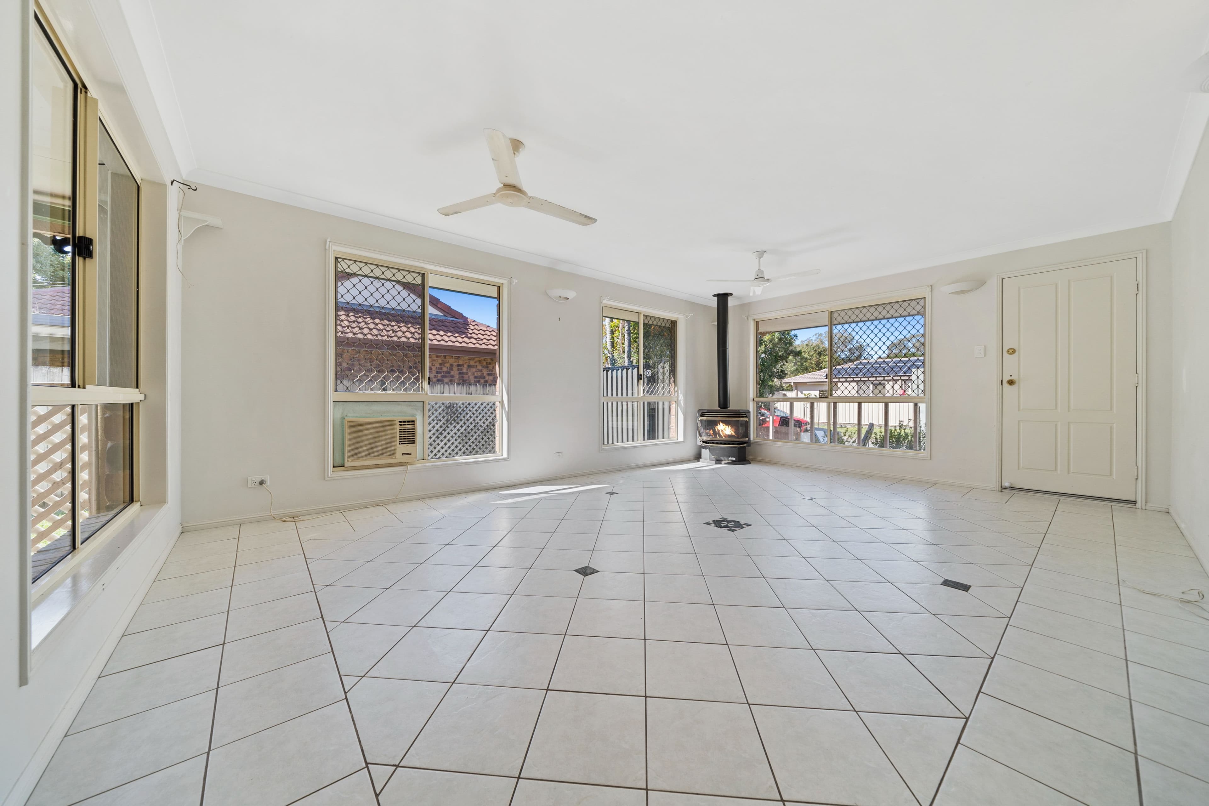 28 Tamborine Street, Loganholme QLD 4129, Loganholme - Thumbnail 3